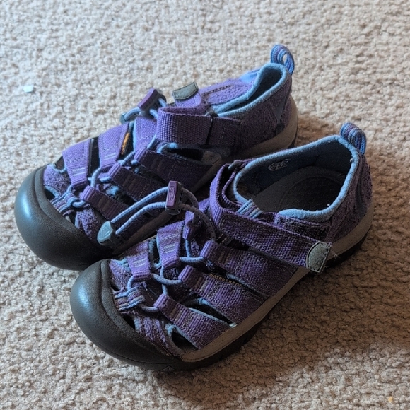 Keens Purple Sandals Size Girls 1 - Picture 1 of 10